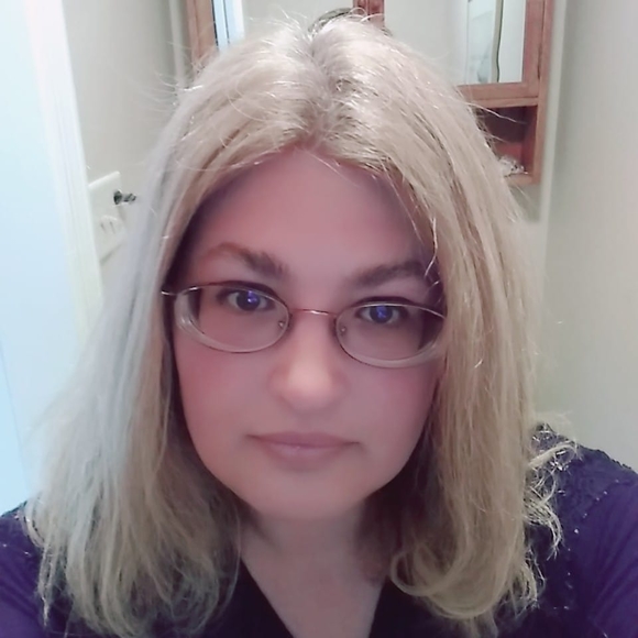 Meet your Posher, Sara - Picture 1 of 1